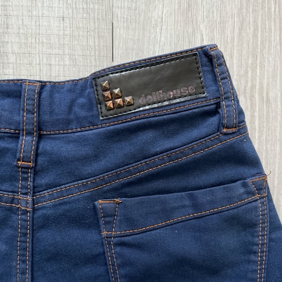 Women’s Dollhouse Shorts - Picture 3 of 5